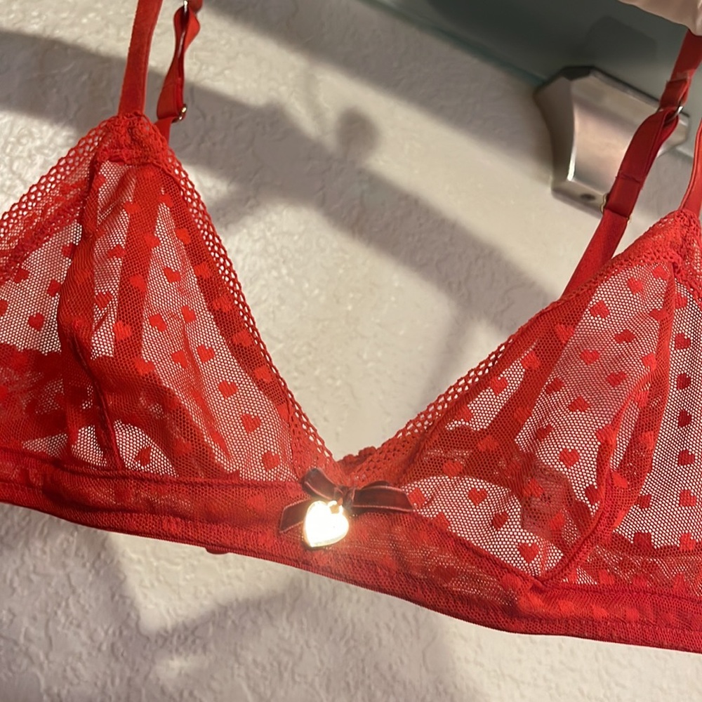 Red heart bralette 😍❤️🌹